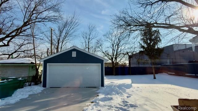 5634 Arcola Avenue, Garden City, MI 48135