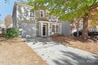 8614 Panglemont Drive, Charlotte, NC 28269