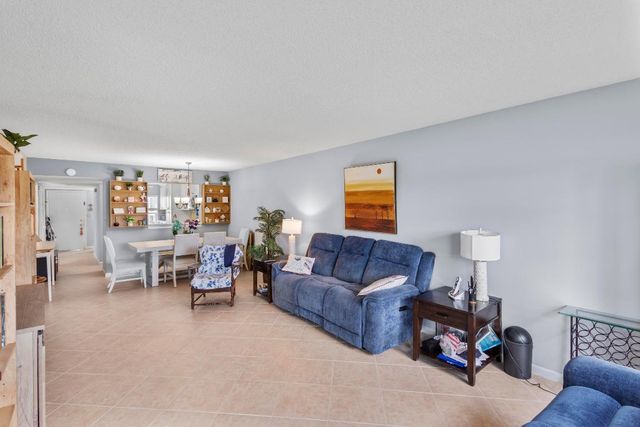 5620 Spindle Palm Court B, Delray Beach, FL 33484