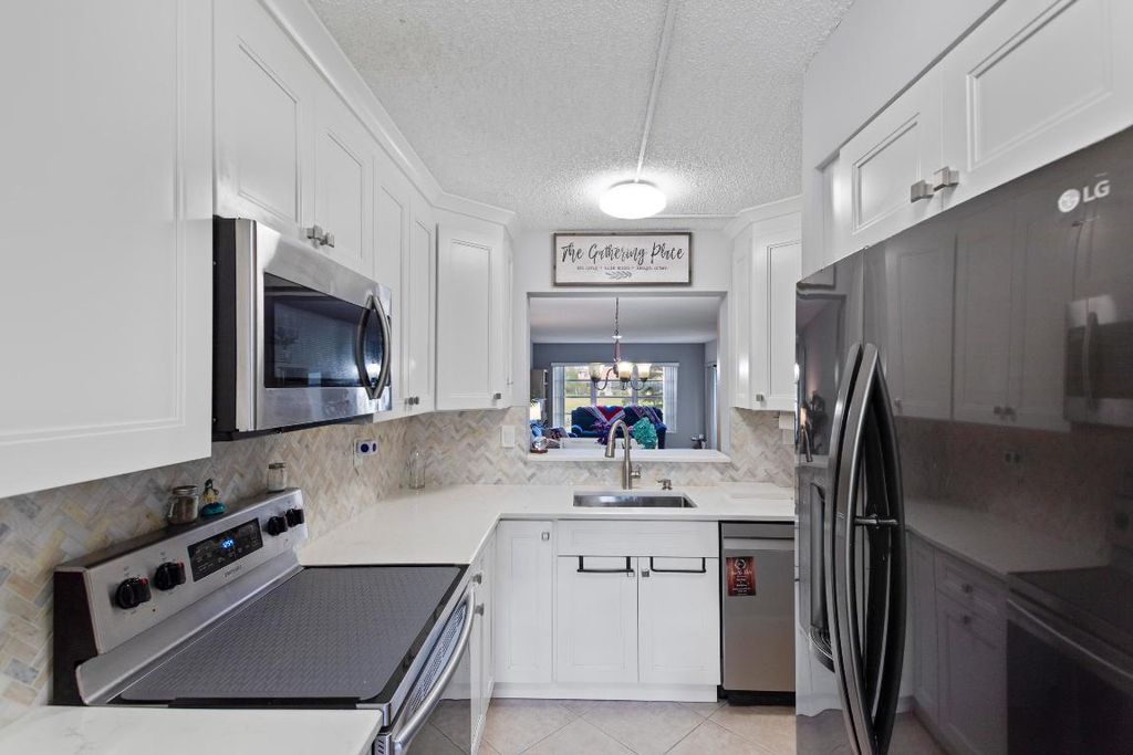 5620 Spindle Palm Court B, Delray Beach, FL 33484