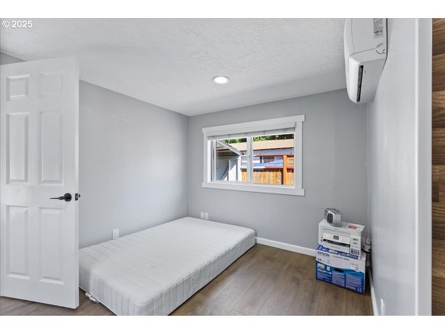 10405 Sw DENNEY Rd 90, Beaverton, OR 97008