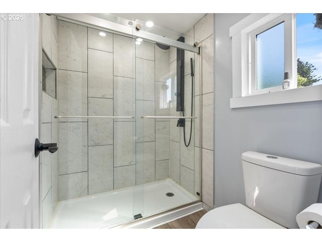 10405 Sw DENNEY Rd 90, Beaverton, OR 97008