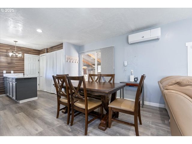 10405 Sw DENNEY Rd 90, Beaverton, OR 97008