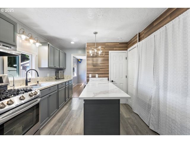 10405 Sw DENNEY Rd 90, Beaverton, OR 97008