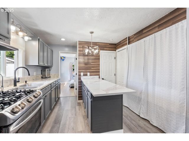 10405 Sw DENNEY Rd 90, Beaverton, OR 97008