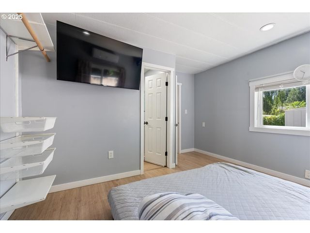 10405 Sw DENNEY Rd 90, Beaverton, OR 97008