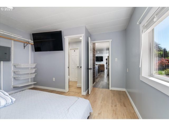 10405 Sw DENNEY Rd 90, Beaverton, OR 97008