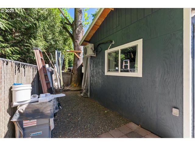 10405 Sw DENNEY Rd 90, Beaverton, OR 97008