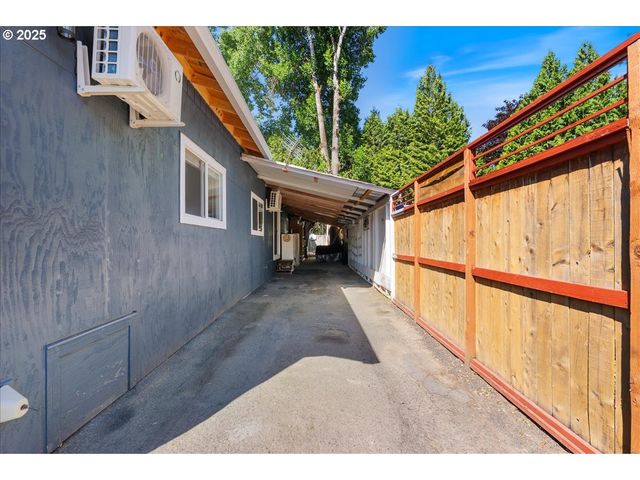 10405 Sw DENNEY Rd 90, Beaverton, OR 97008