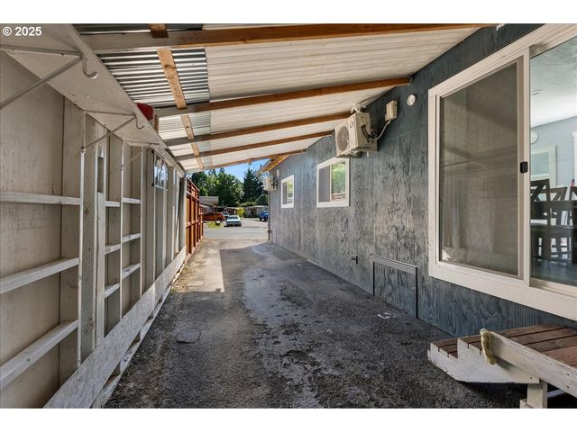 10405 Sw DENNEY Rd 90, Beaverton, OR 97008