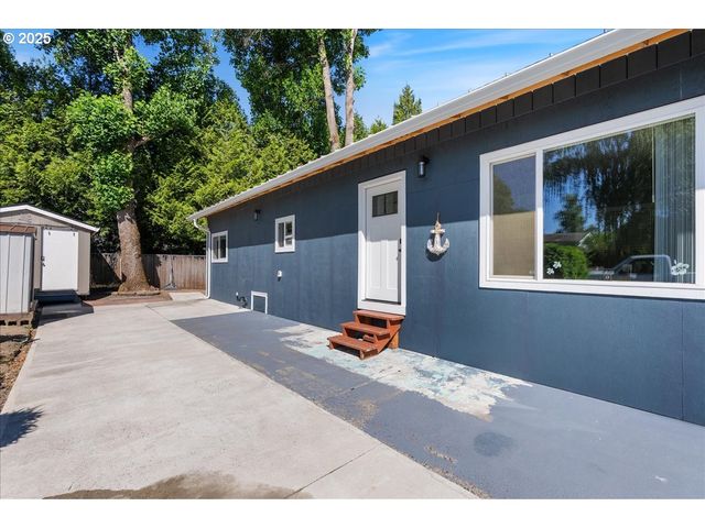 10405 Sw DENNEY Rd 90, Beaverton, OR 97008