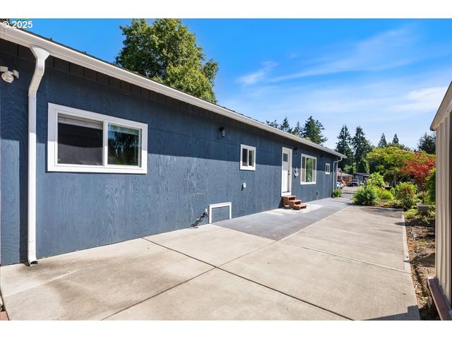10405 Sw DENNEY Rd 90, Beaverton, OR 97008