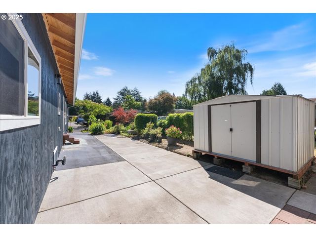 10405 Sw DENNEY Rd 90, Beaverton, OR 97008