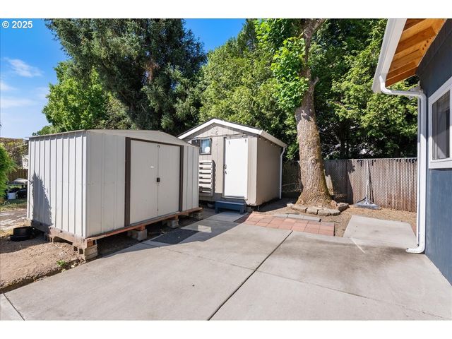 10405 Sw DENNEY Rd 90, Beaverton, OR 97008