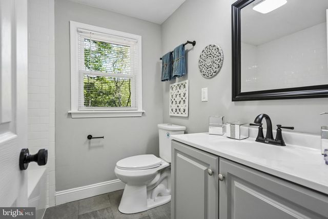 143 APPLE AVE, Bellmawr, NJ 08031