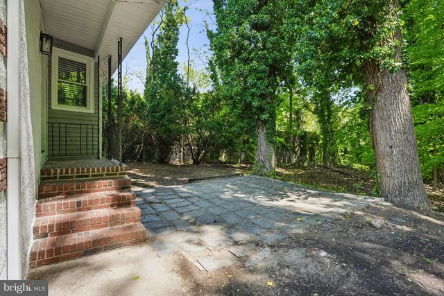 143 APPLE AVE, Bellmawr, NJ 08031