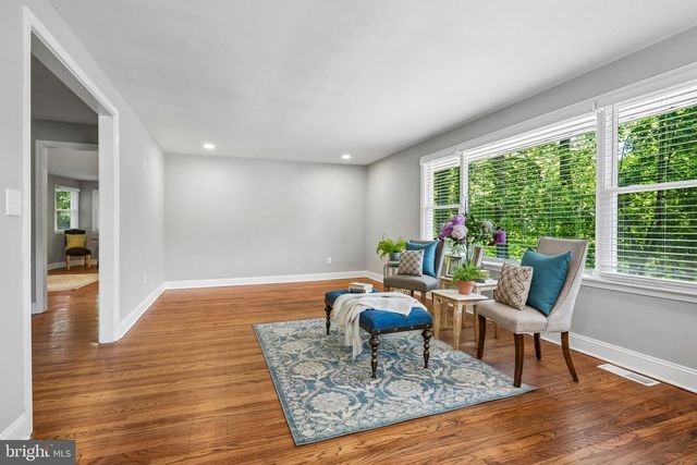 143 APPLE AVE, Bellmawr, NJ 08031