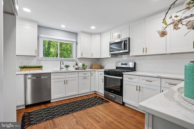 143 APPLE AVE, Bellmawr, NJ 08031