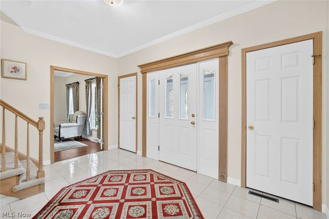 8753 Treetop Trail, Broadview Heights, OH 44147