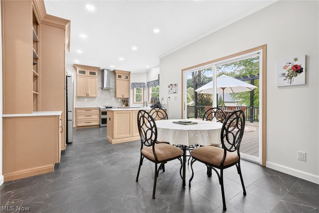 8753 Treetop Trail, Broadview Heights, OH 44147