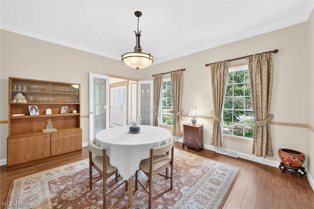 8753 Treetop Trail, Broadview Heights, OH 44147
