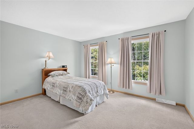 8753 Treetop Trail, Broadview Heights, OH 44147