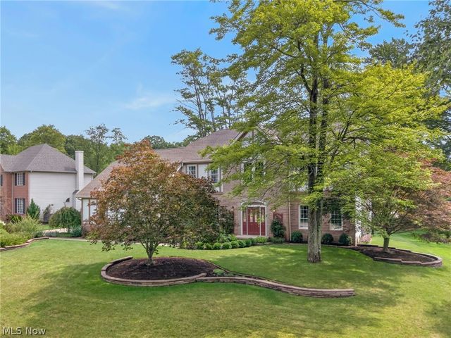 8753 Treetop Trail, Broadview Heights, OH 44147