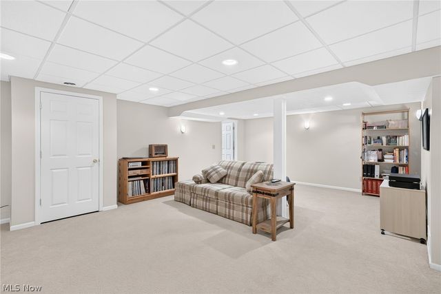 8753 Treetop Trail, Broadview Heights, OH 44147