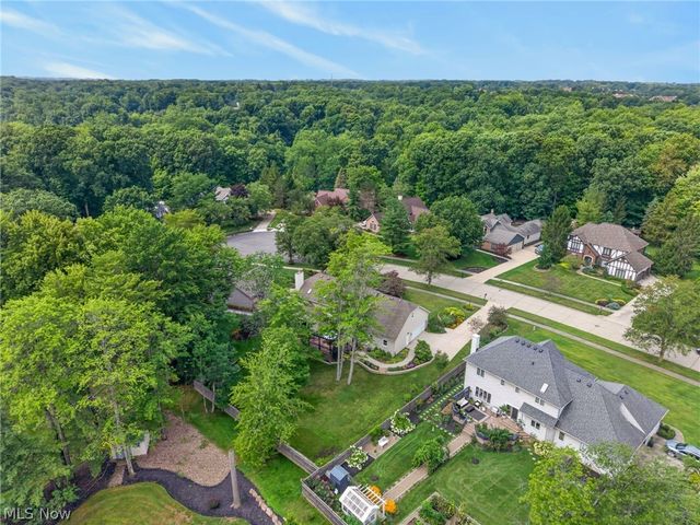 8753 Treetop Trail, Broadview Heights, OH 44147