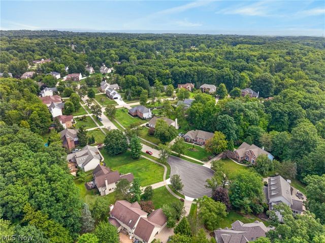 8753 Treetop Trail, Broadview Heights, OH 44147