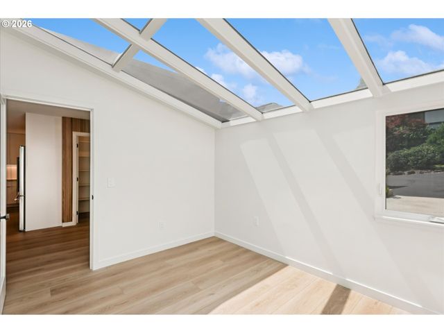 60 CONDOLEA Ter, Lake Oswego, OR 97035