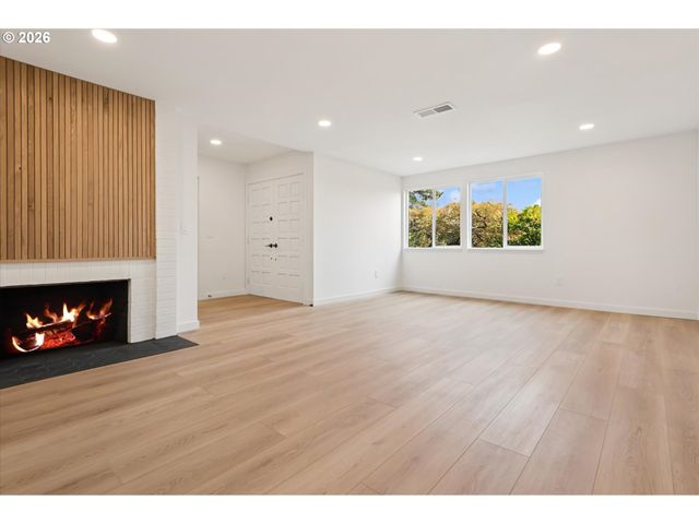 60 CONDOLEA Ter, Lake Oswego, OR 97035
