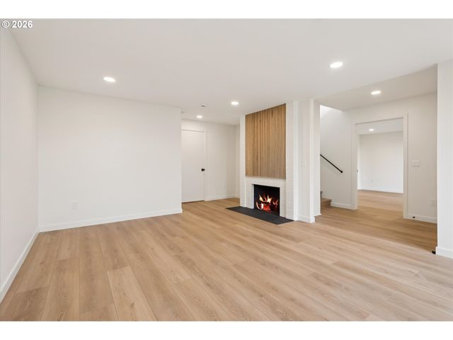 60 CONDOLEA Ter, Lake Oswego, OR 97035