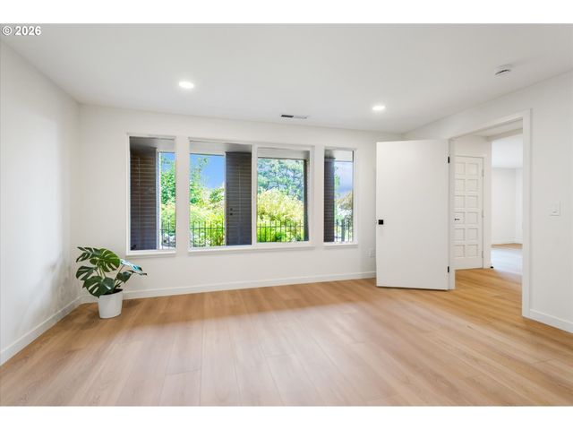60 CONDOLEA Ter, Lake Oswego, OR 97035