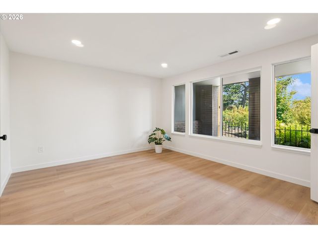60 CONDOLEA Ter, Lake Oswego, OR 97035