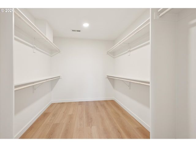60 CONDOLEA Ter, Lake Oswego, OR 97035