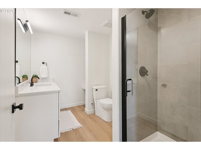60 CONDOLEA Ter, Lake Oswego, OR 97035