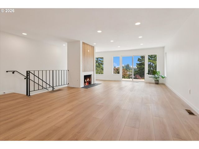 60 CONDOLEA Ter, Lake Oswego, OR 97035