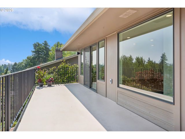 60 CONDOLEA Ter, Lake Oswego, OR 97035