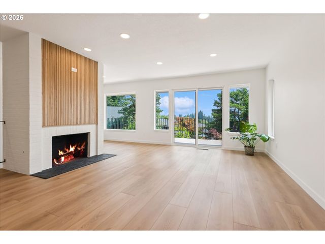60 CONDOLEA Ter, Lake Oswego, OR 97035