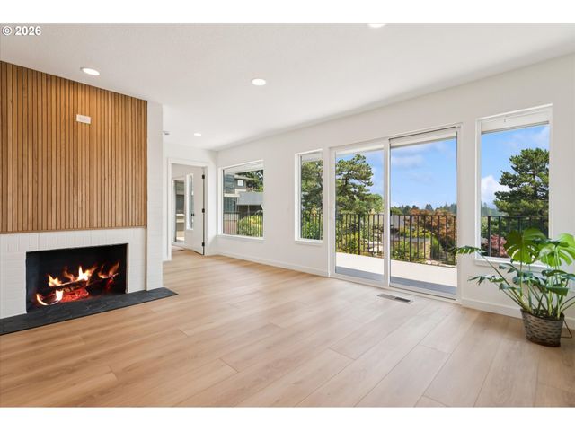 60 CONDOLEA Ter, Lake Oswego, OR 97035