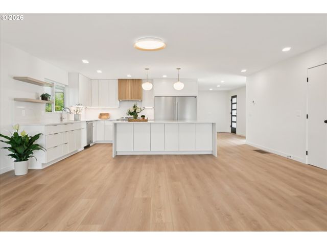 60 CONDOLEA Ter, Lake Oswego, OR 97035