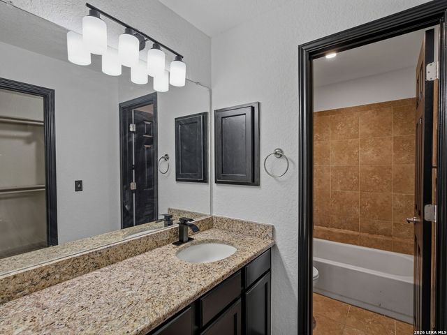 10955 Wurzbach Rd Apt 1008, San Antonio, TX 78230
