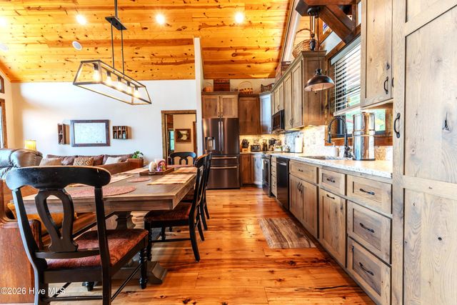 800 Mary King Mountain Drive, Murphy, NC 28906