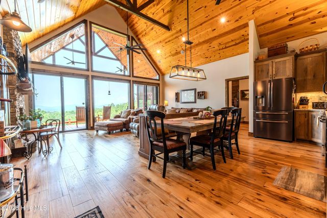 800 Mary King Mountain Drive, Murphy, NC 28906