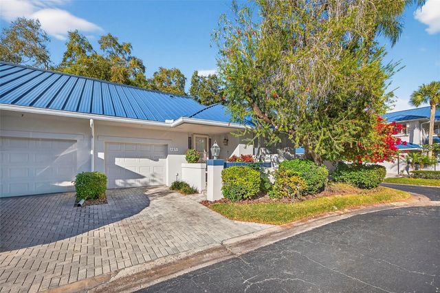 1671 WATERMARK CIRCLE NE, St Petersburg, FL 33702