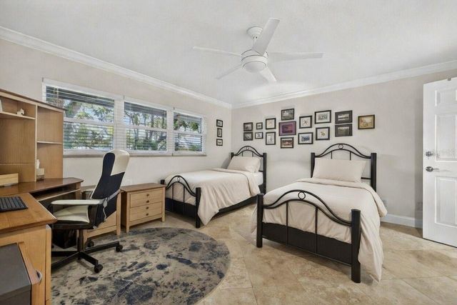 1671 WATERMARK CIRCLE NE, St Petersburg, FL 33702