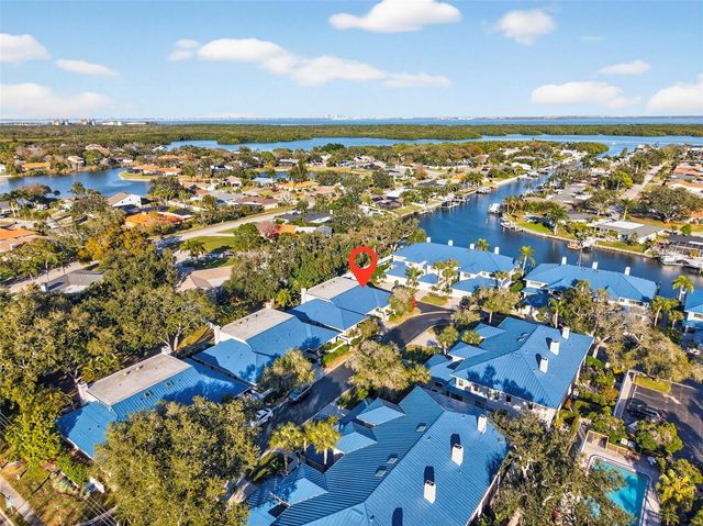 1671 WATERMARK CIRCLE NE, St Petersburg, FL 33702