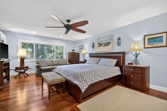 1671 WATERMARK CIRCLE NE, St Petersburg, FL 33702