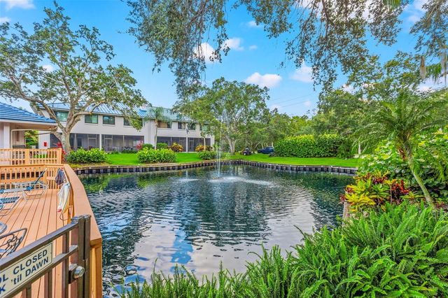 1671 WATERMARK CIRCLE NE, St Petersburg, FL 33702